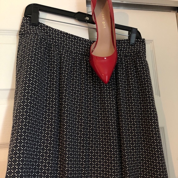 Adorable Gap skirt w/ pockets! - Picture 4 of 9